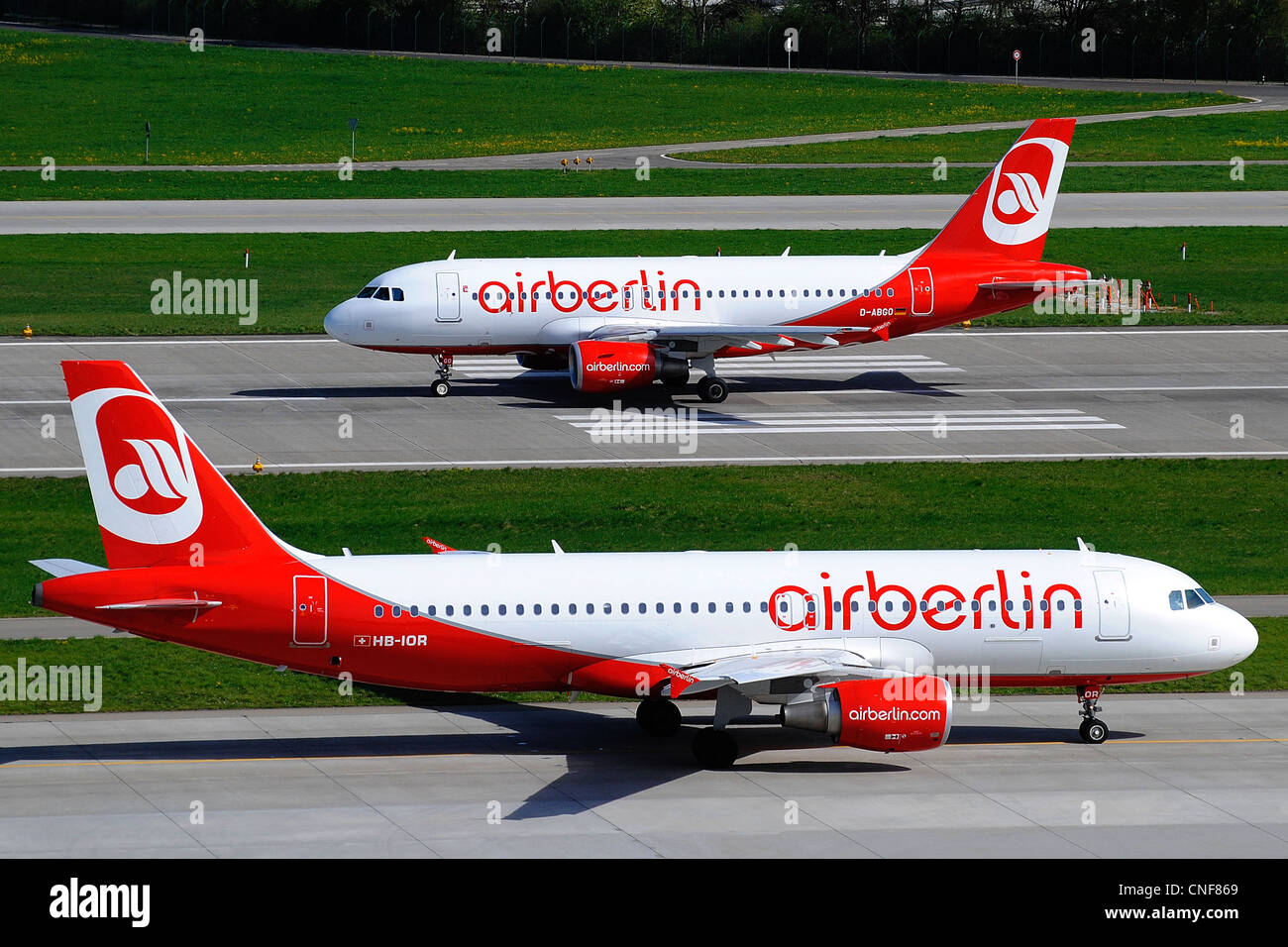 Zwei Airbus A320 von airberlin Stockfoto