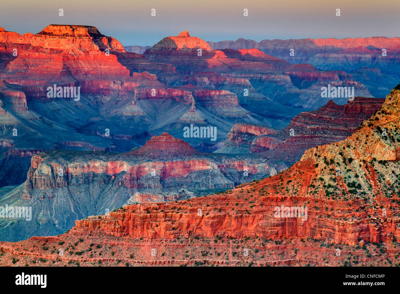 Sonnenuntergang auf Mutter Punkt, South Rim, Grand Canyon National Park (Arizona, USA). HDR-Technik. Stockfoto