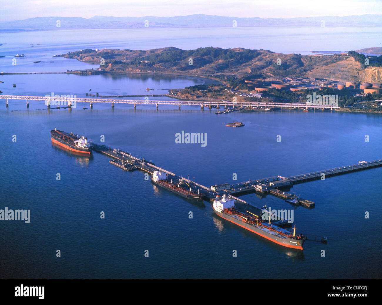 Luftbildfotografie Chevron Richmond Long Wharf, Richmond, Kalifornien Stockfoto
