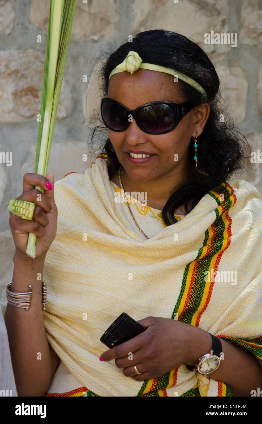 Äthiopische Palmsonntag Prozession auf dem Dach der Kirche des Heiligen Grabes. Altstadt von Jerusalem, Israel. Stockfoto