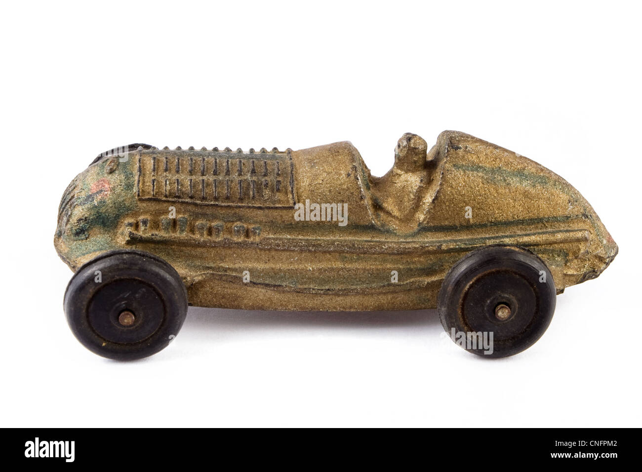 Antikes Spielzeug Rennwagen über weiß Stockfoto