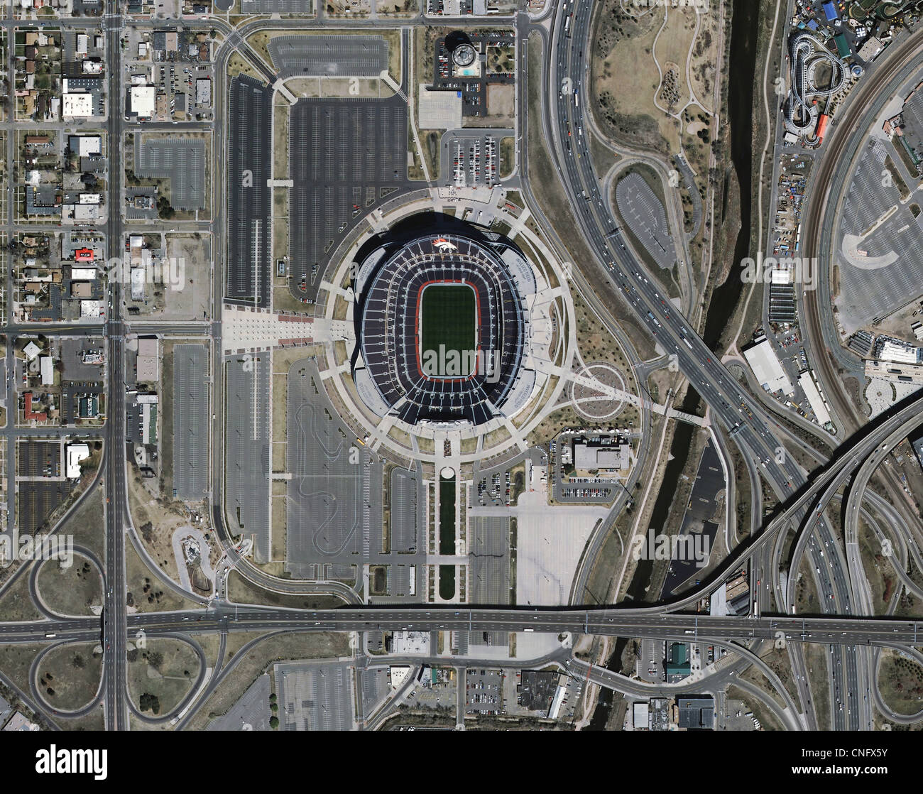 Luftbild-Karte von Denver Sports Authority Mile High Stadium Colorado an die Autobahn Stockfoto