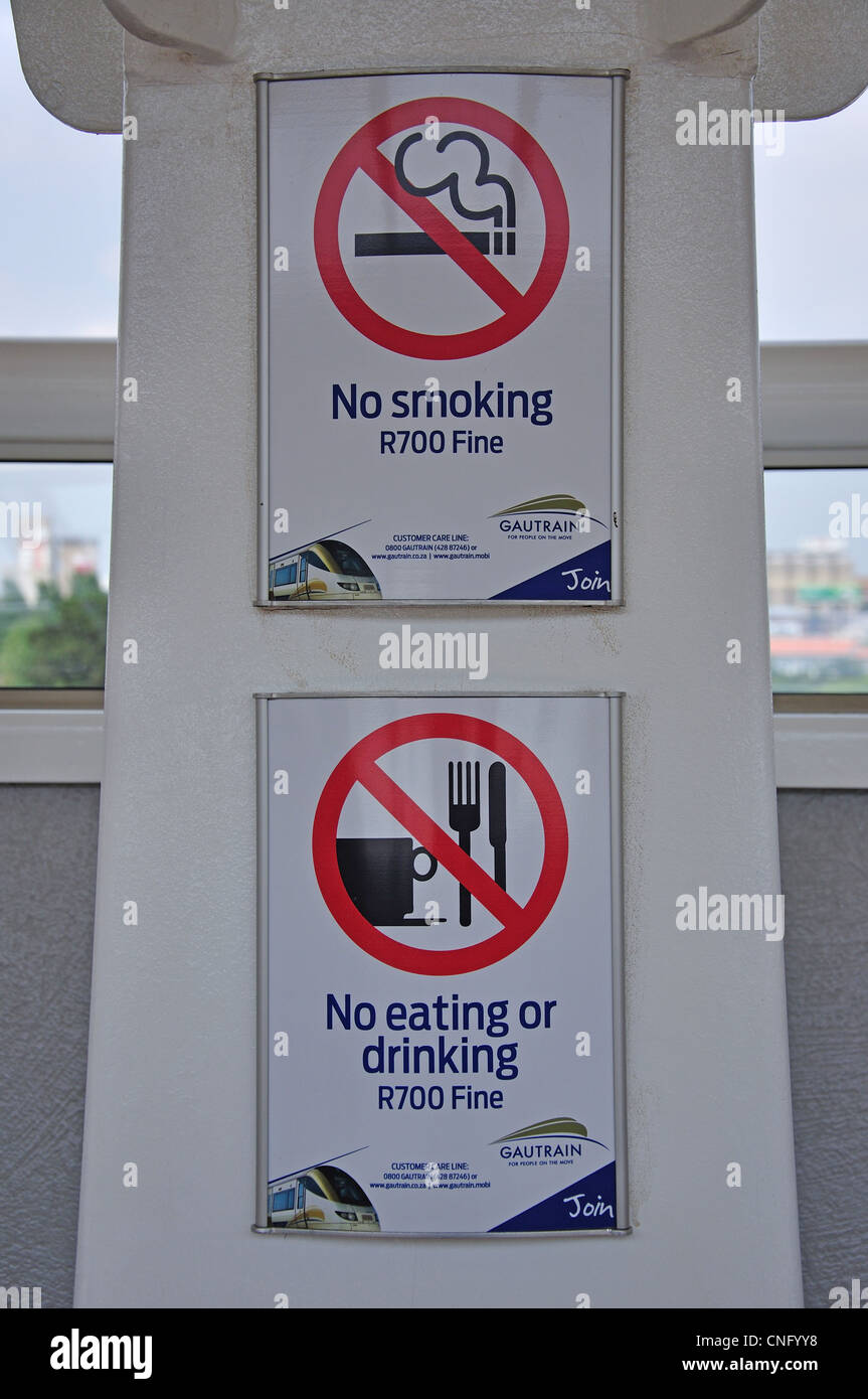 Nicht rauchen, Essen oder trinken Zeichen, Rhodesfield Gautrain Station, Rhodesfield, Kempton Park, Gauteng, Südafrika Stockfoto