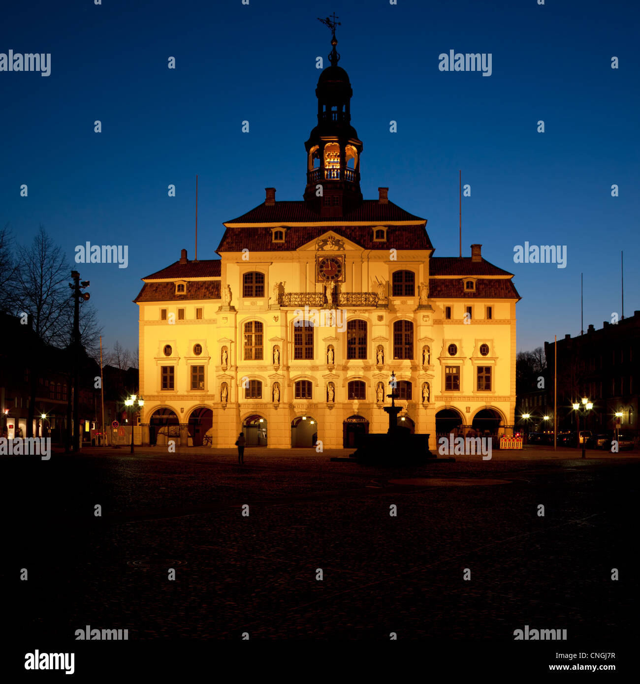 Lunenburg Rathaus bei Nacht Stockfoto