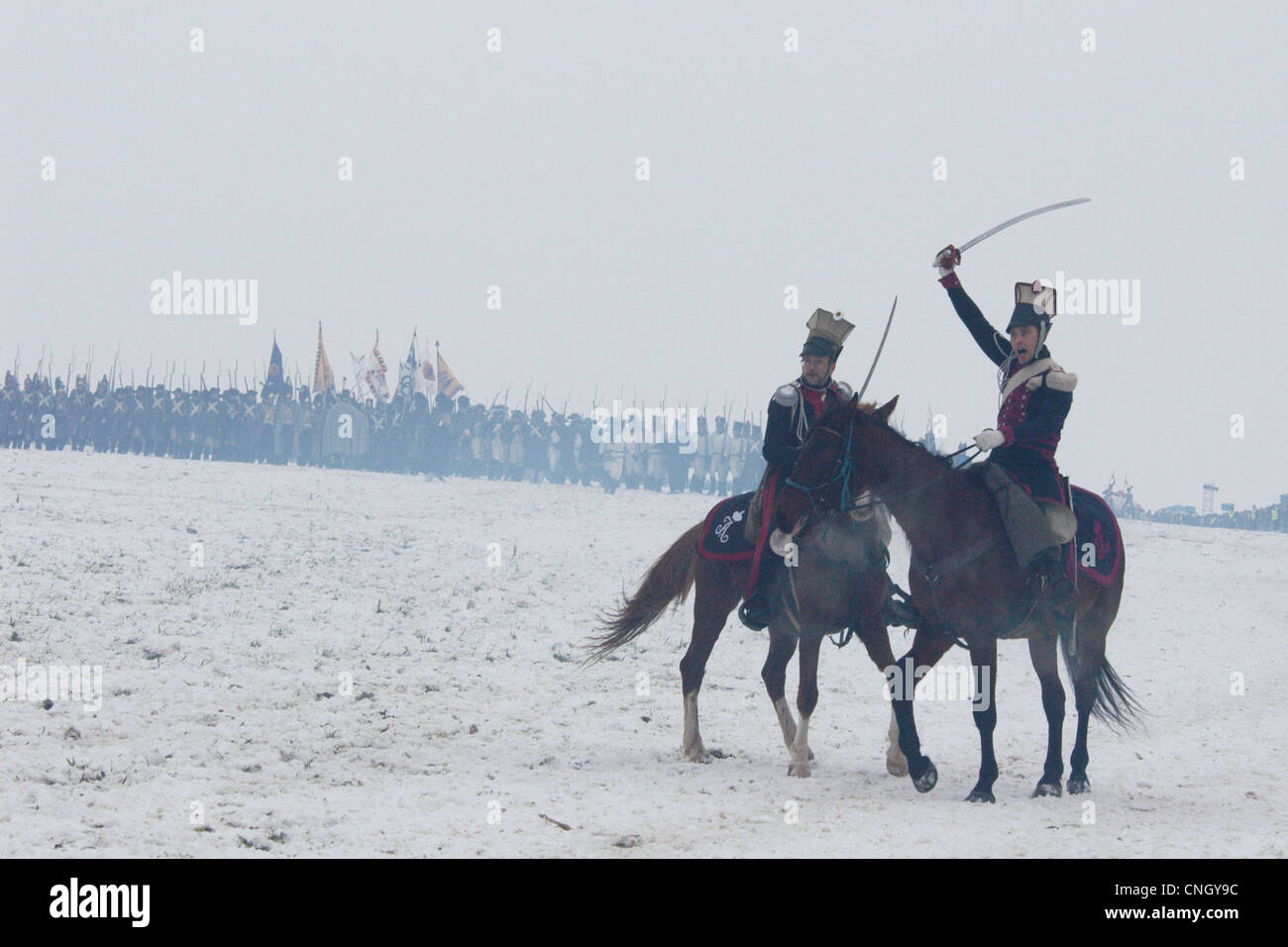 Russische Kavallerie. Nachstellung der Schlacht von Austerlitz (1805) am Santon-Hügel nahe dem Dorf von Tvarozna, Tschechische Republik. Stockfoto