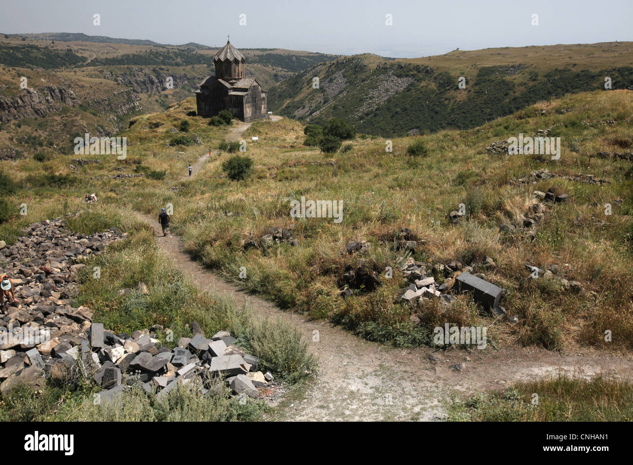 Mittelalterliche Vahramashen Kirche (1026) in der Nähe Amberd Festung an den Hängen des Mount Aragats, Armenien. Stockfoto