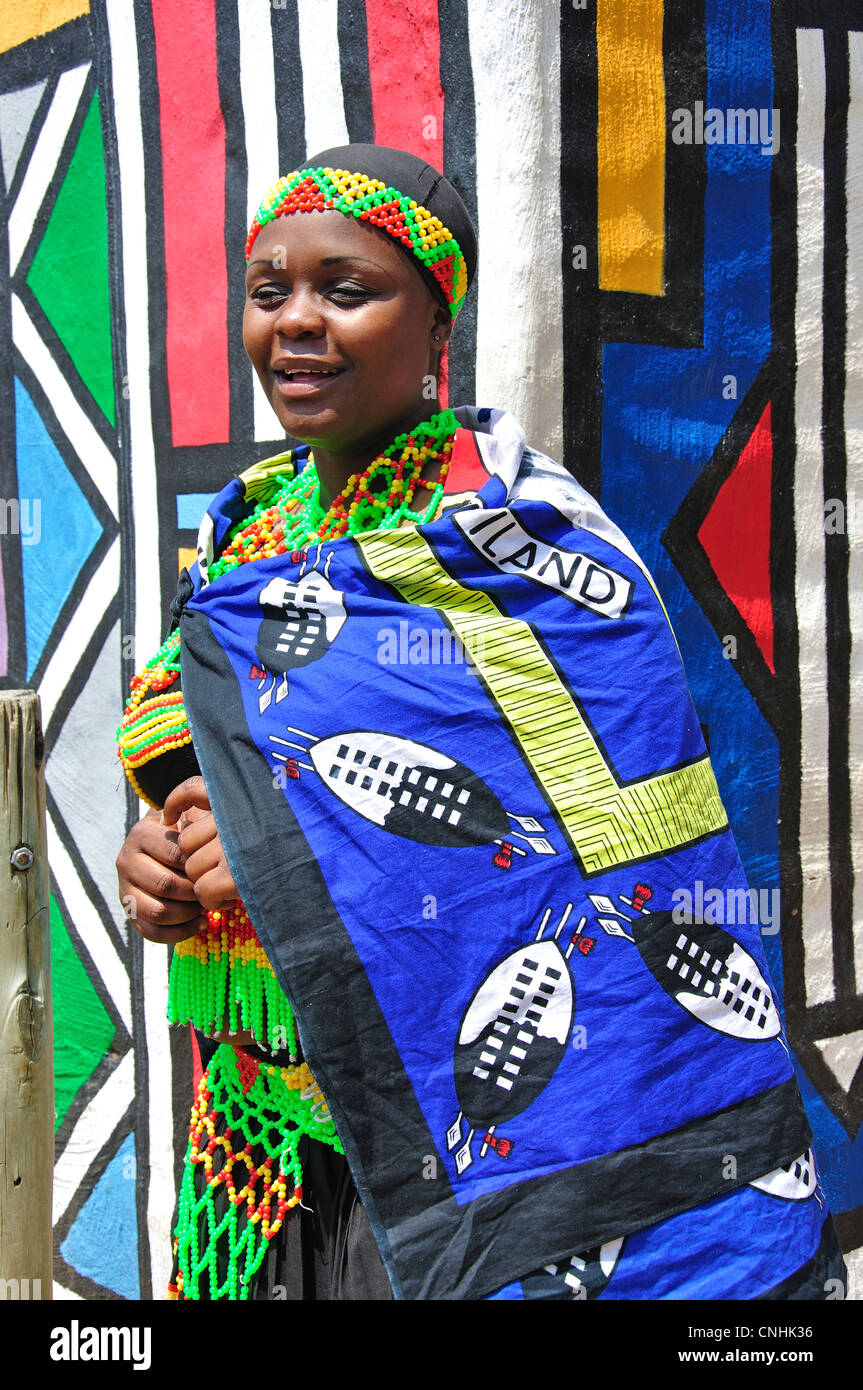 Young-Zulu Frau Lesedi African Cultural Village, Broederstroom, Johannesburg, Provinz Gauteng, Südafrika Stockfoto