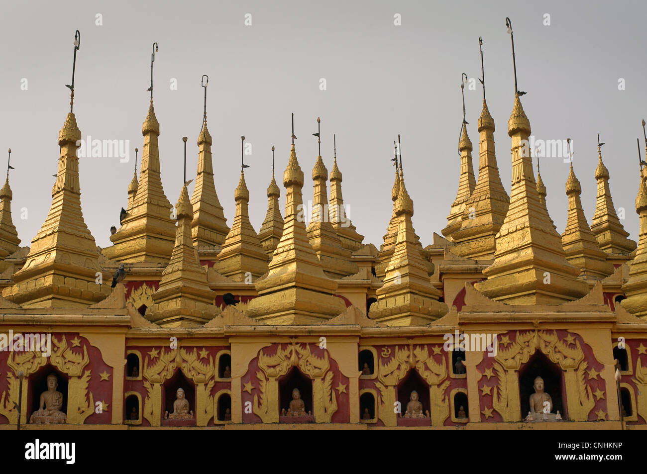 Außenseite des Thanboddhay Paya, Monywa, Burma. Myanmar. Thambuddhei Stockfoto