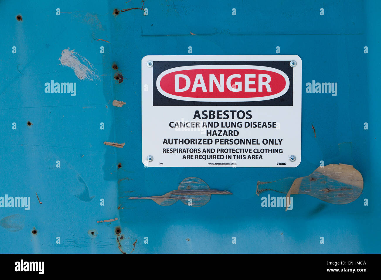 Asbest Warnschild geschrieben am Tür Stockfoto