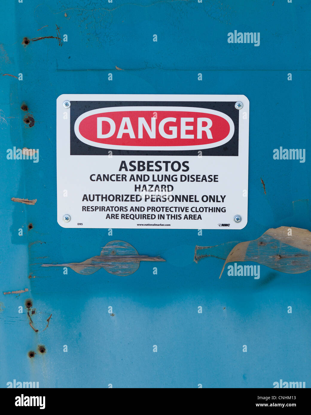 Asbest Warnschild geschrieben am Tür Stockfoto