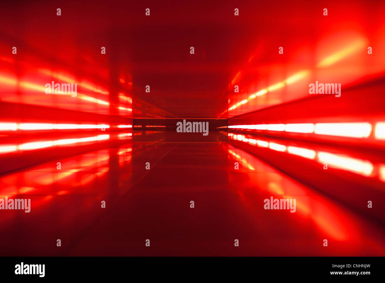 Ein abstraktes Korridor in Rottönen Stockfoto