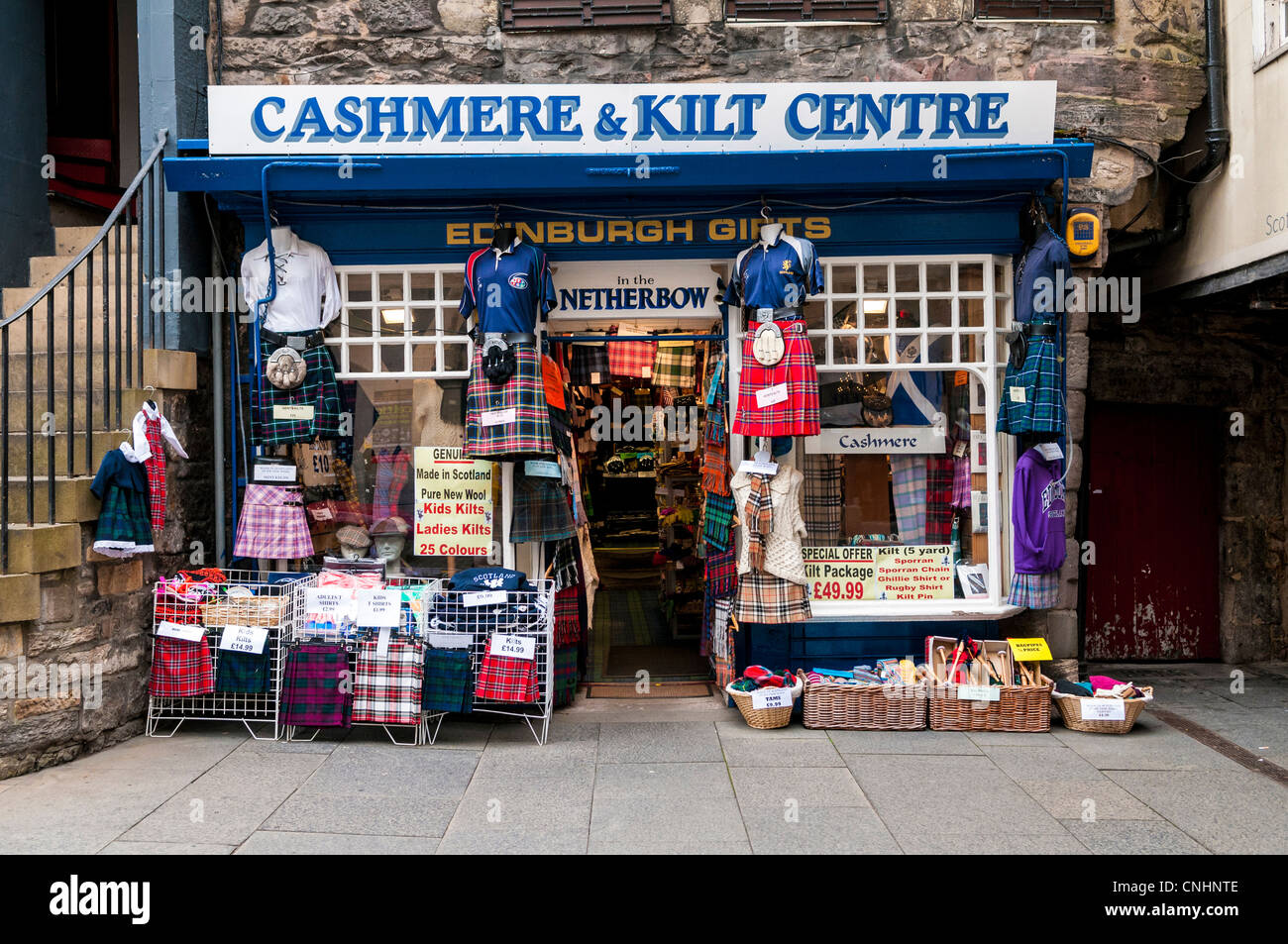 Scottish Kilt Shop auf der Royal Mile, Edinburgh, Schottland Stockfoto