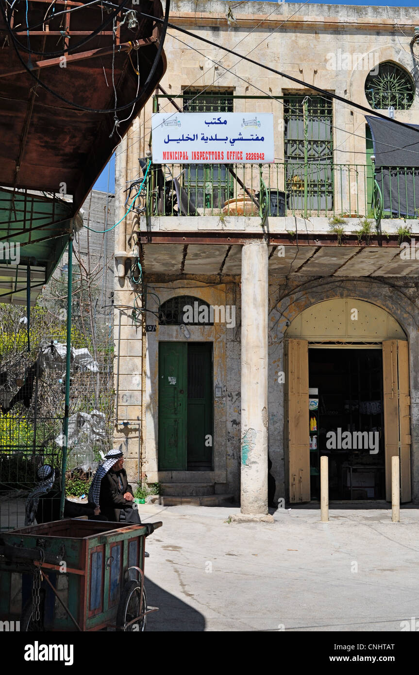 Palästinensische Stadt Hebron unter der israelischen Besatzung, Al Shuhhada Street, der Souk, Ibrahim Moschee militarisiert Schule Viertel Stockfoto