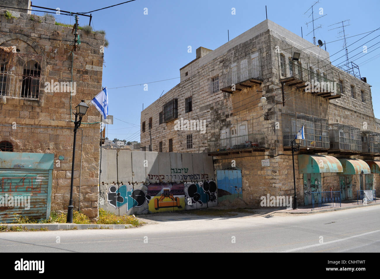 Palästinensische Stadt Hebron unter der israelischen Besatzung, Al Shuhhada Street, der Souk, Ibrahim Moschee militarisiert Schule Viertel Stockfoto