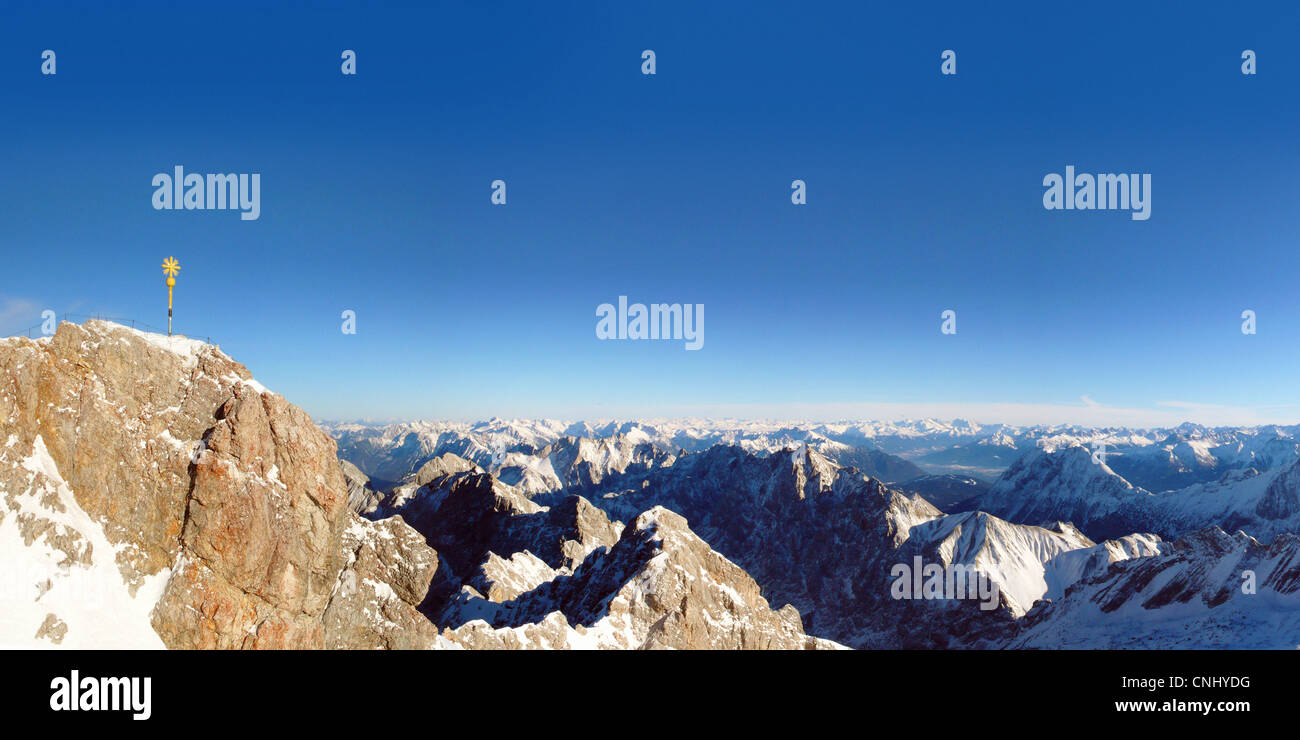 Blick vom Berg Zugspitze in südöstlicher Richtung, Deutschland und Österreich Stockfoto
