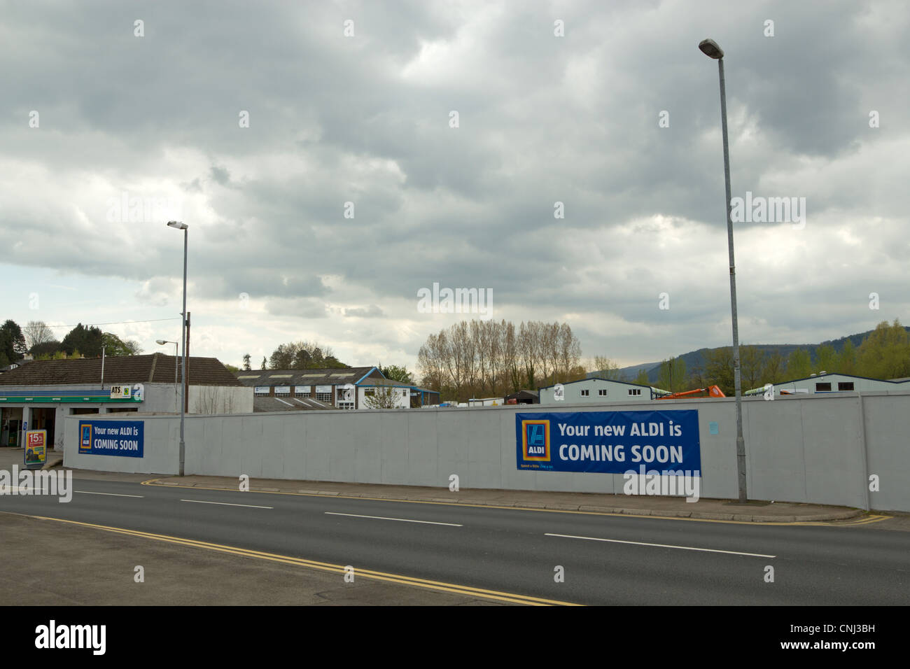 Web-Seite des neuen Abergavenny Aldi Supermarktes gespeichert in Monmouth Road, Wales UK gebaut. Stockfoto