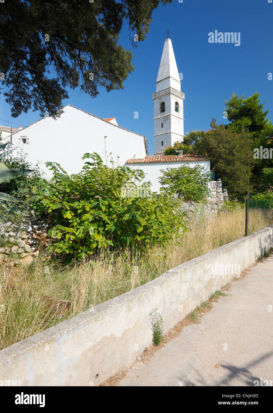Turm der Kirche auf der Insel Unije Stockfoto