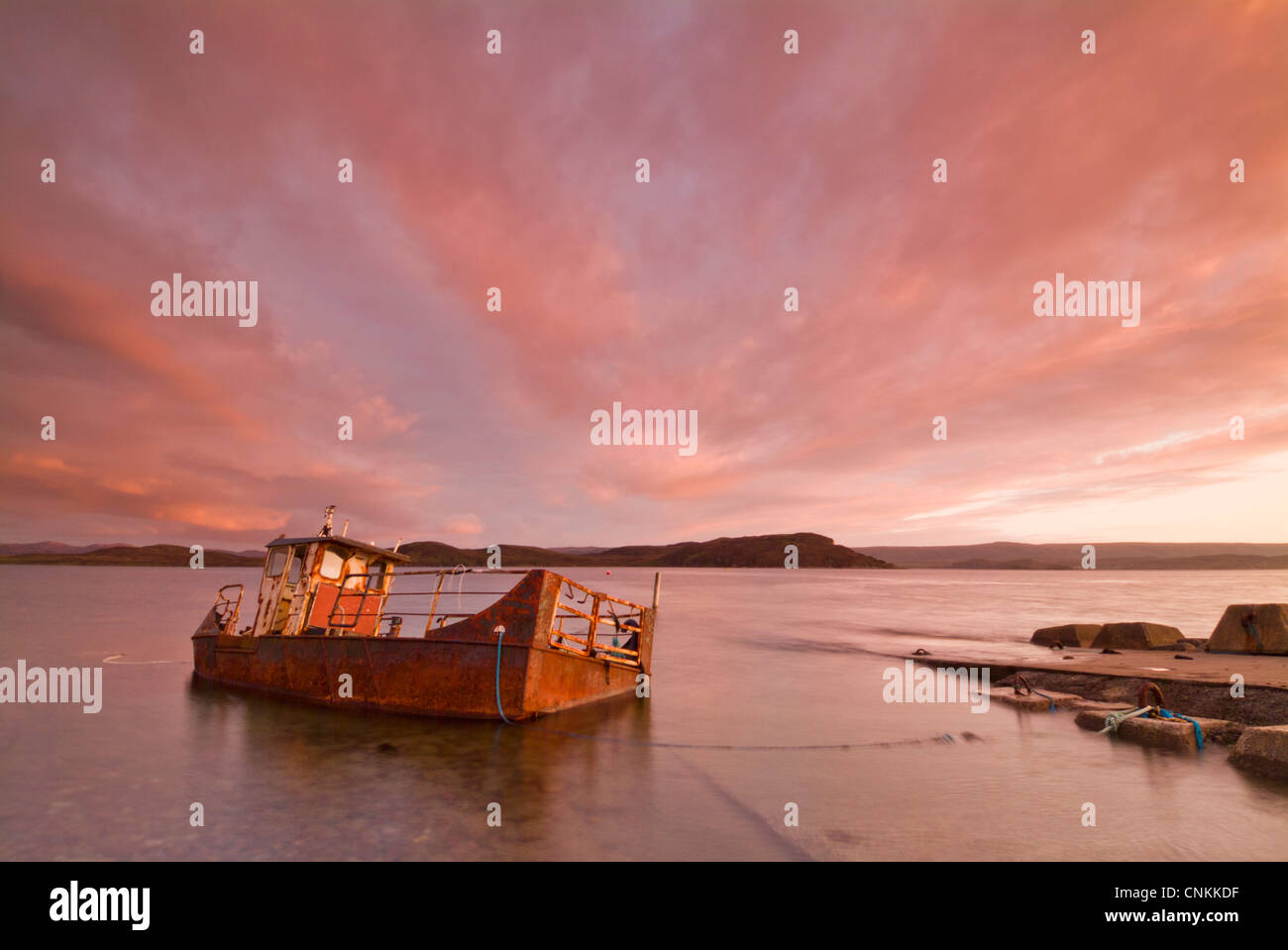 Rusty zerstörten Boot am Loch Ewe Wester Ross Schottland Großbritannien GB EU Europa Stockfoto