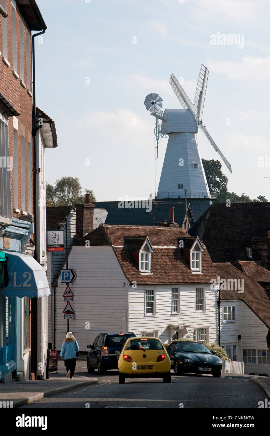 Cranbrook eine kleine historische Stadt in South East Kent England mit einer Windmühle Stockfoto