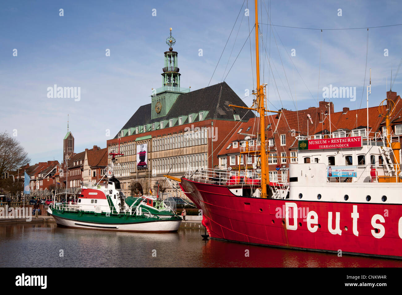 Pensionierte Feuerschiff Amrumbank Rathausplatz Emden, Ostfriesland, Niedersachsen, Deutschland Stockfoto