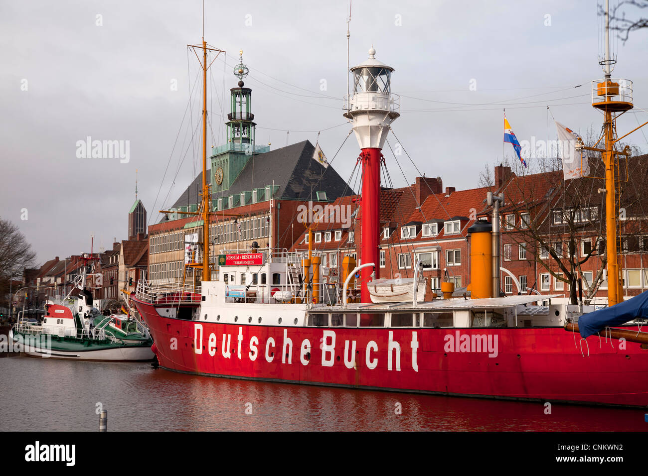 Pensionierte Feuerschiff Amrumbank Rathausplatz Emden, Ostfriesland, Niedersachsen, Deutschland Stockfoto