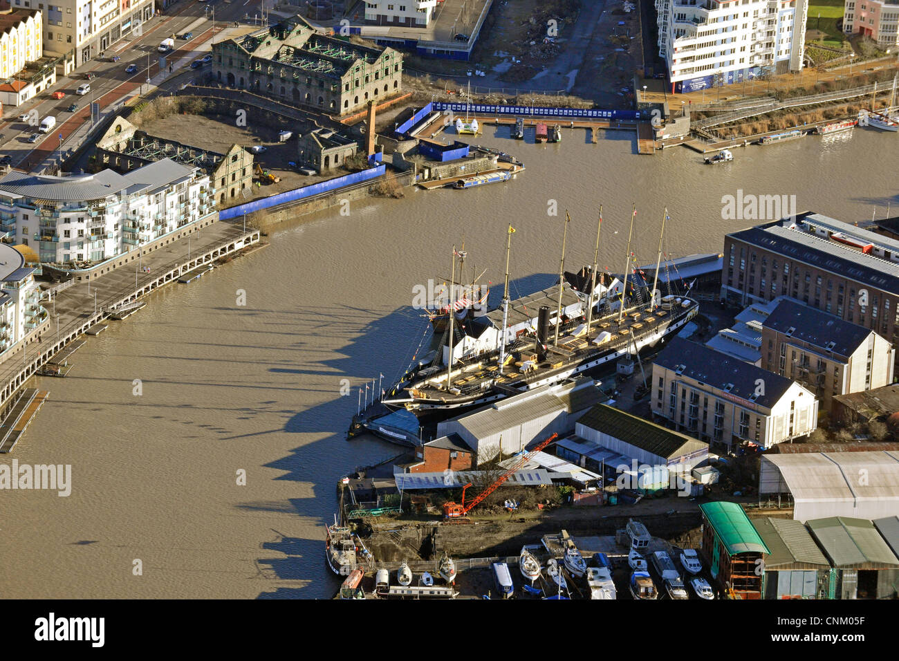 Luftbild zeigt die SS Great Britain vertäut neben dem Fluss Avon in Bristol Stockfoto