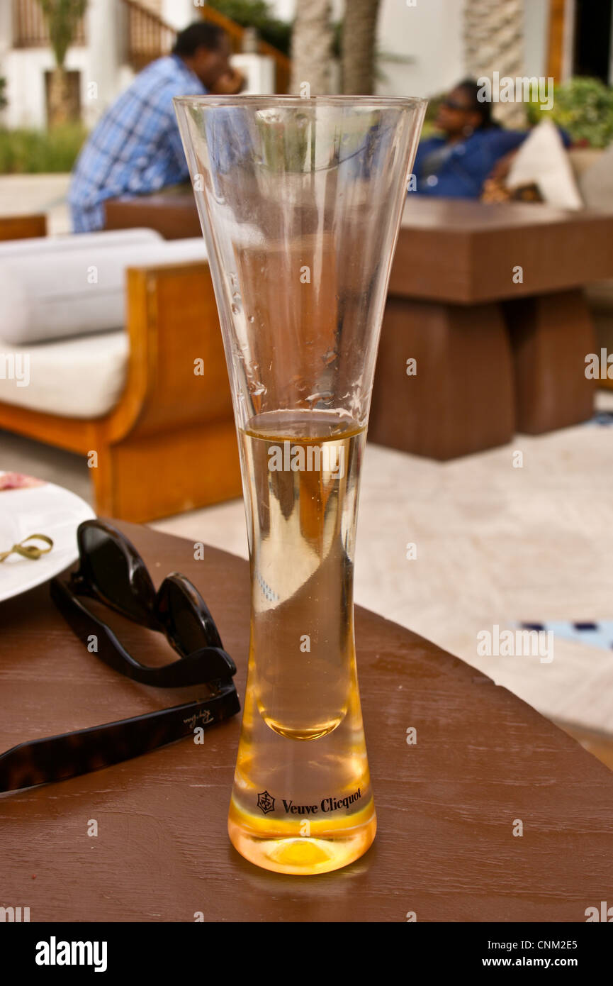 Einem Glas Veuve Clicquot Champagner, freitags-Brunch im Park Hyatt Hotel, Dubai Creek, Dubai, Vereinigte Arabische Emirate Stockfoto