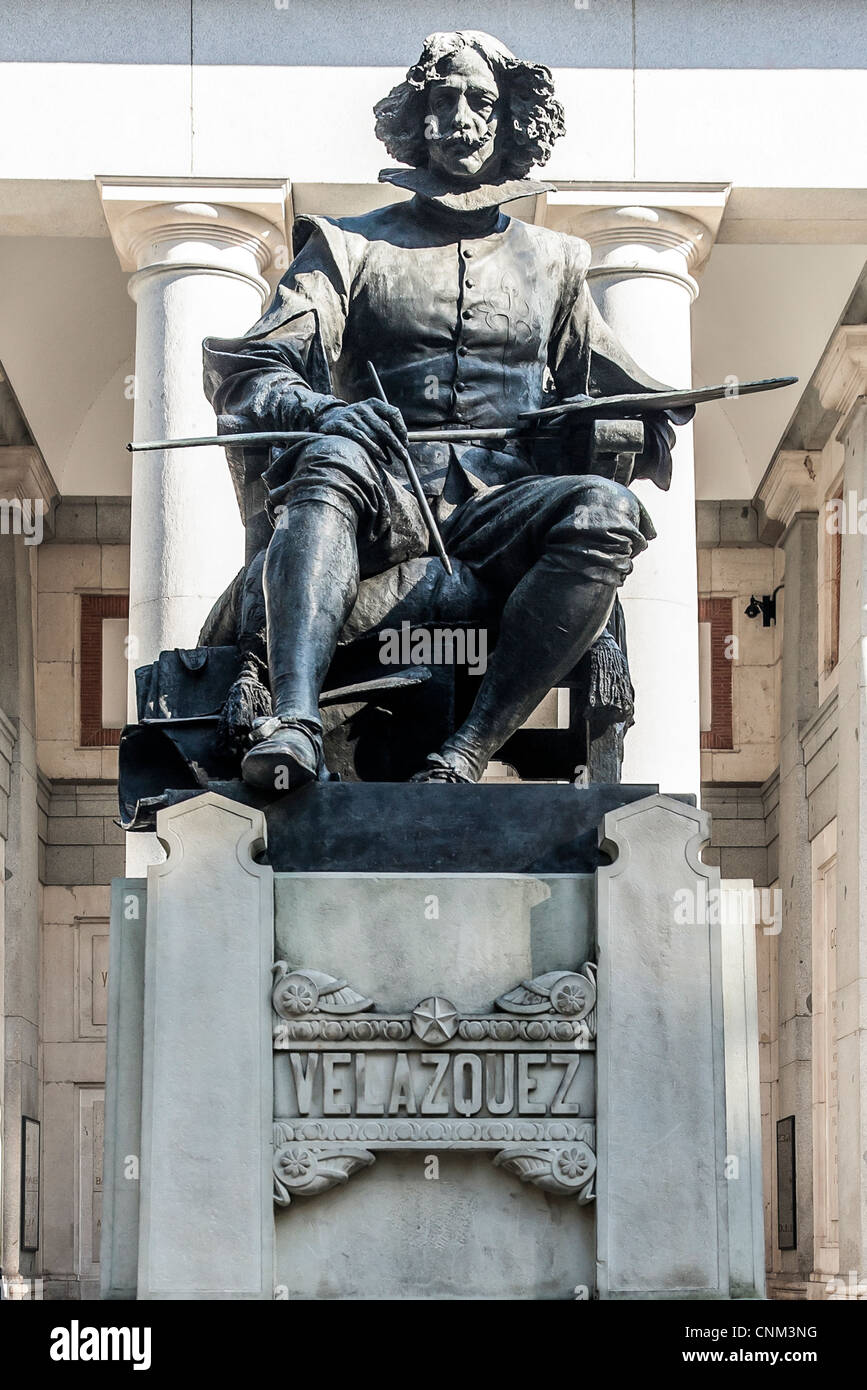 Velazquez Skulptur am Eingang nach dem Prado Museum Madrid, Spanien Stockfoto