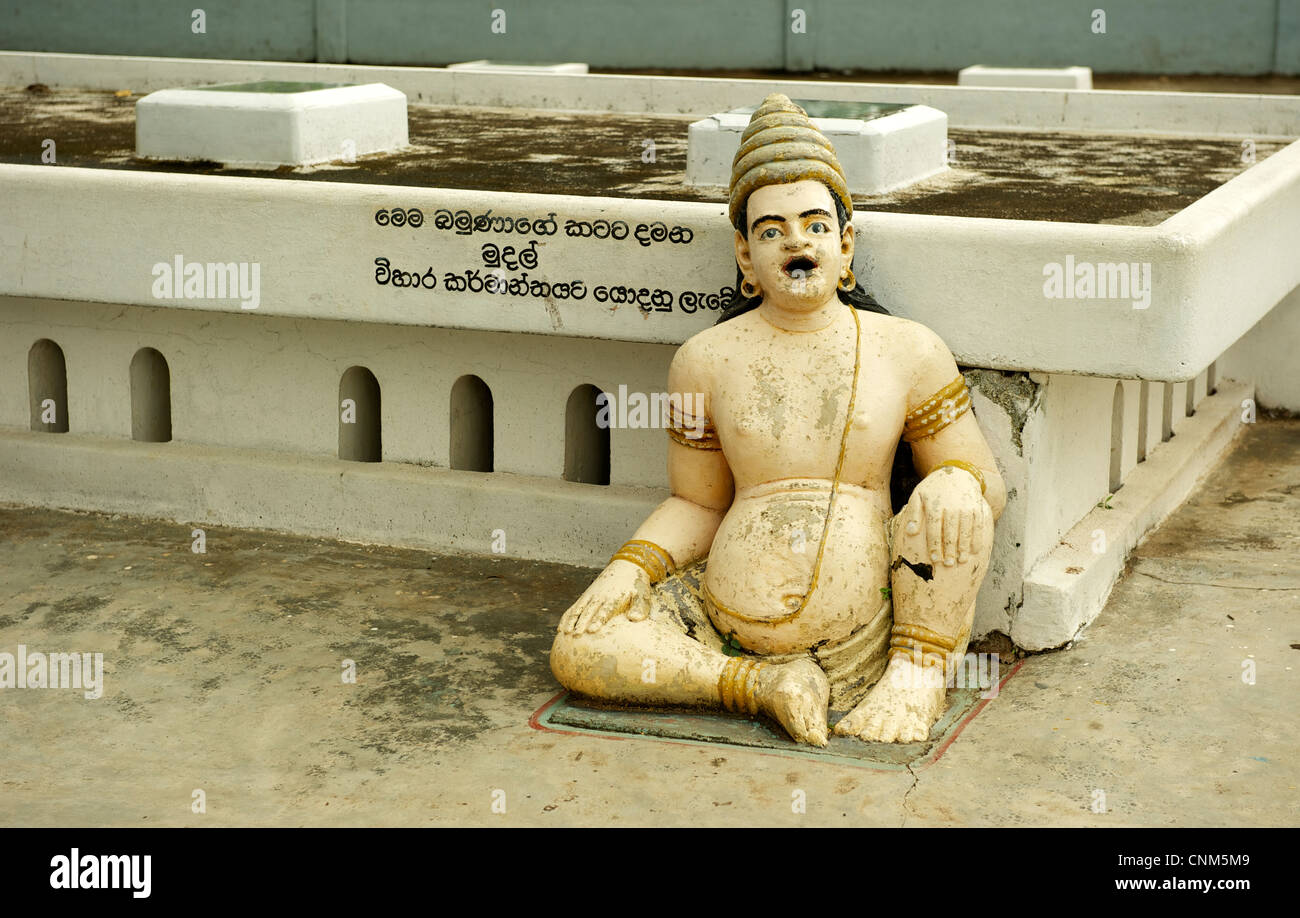 Eine alten Stein schnitzen, Veherahena Tempel, Sri Lanka Stockfoto