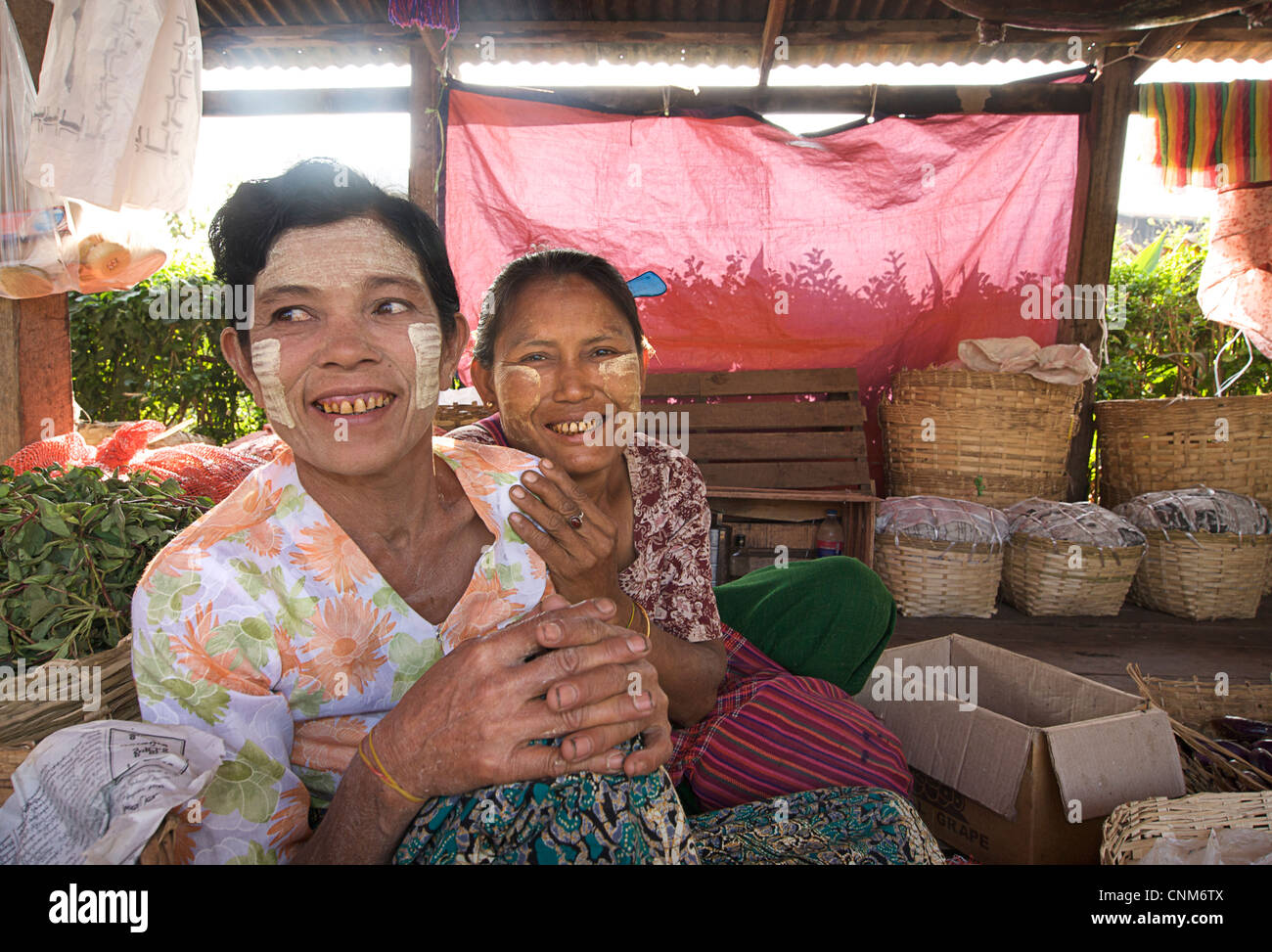 Burmesische Obst- und Gemüsestände auf Kalaw Markt, Burma. Myanmar Stockfoto