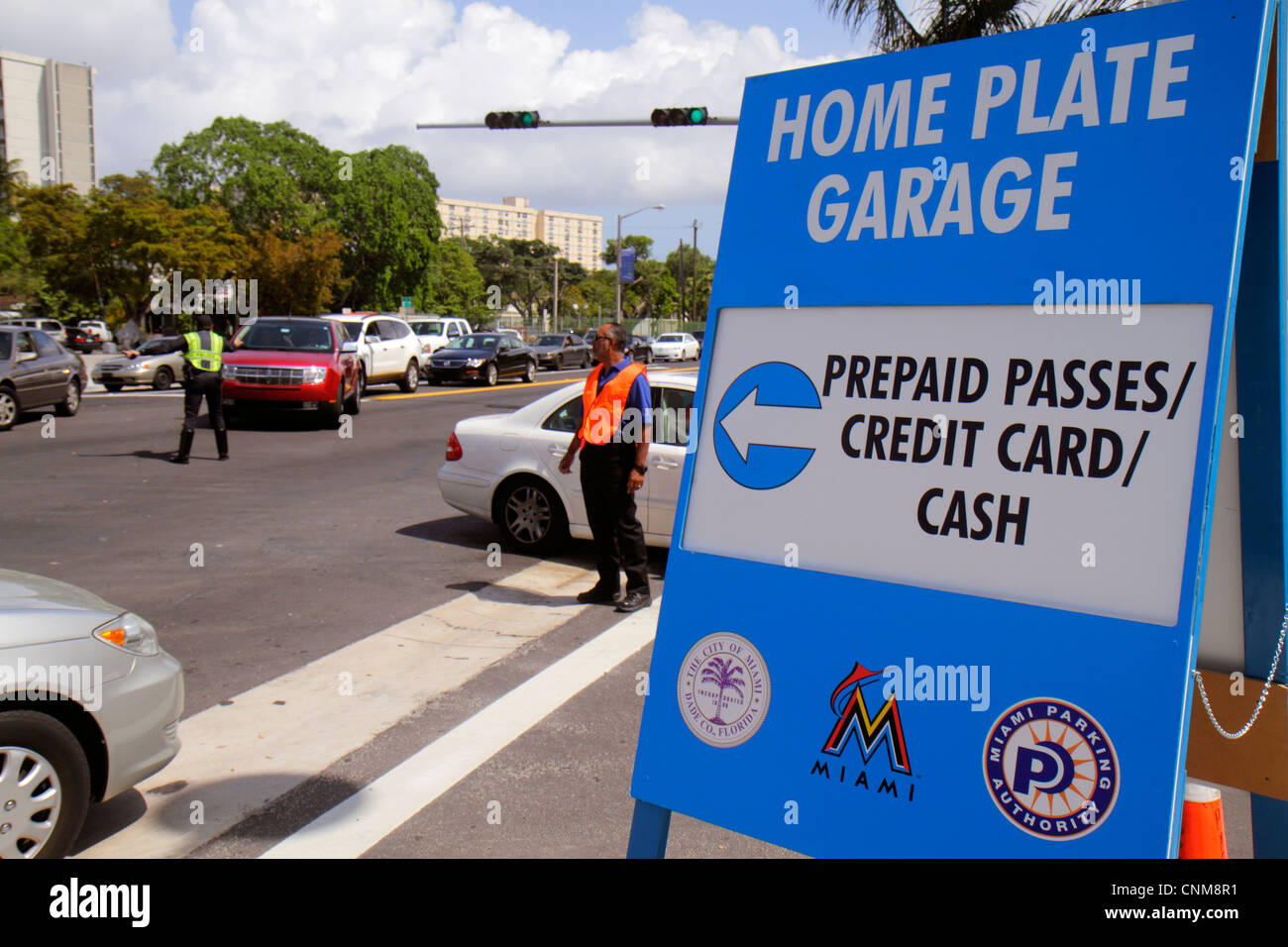 Miami Florida, Little Havana, Marlins Park, neues professionelles Baseballstadion, Ballpark, Major League, Fanfest, offenes Haus, Schild, Garage, Parkplatz, Verkehr, FL1203 Stockfoto