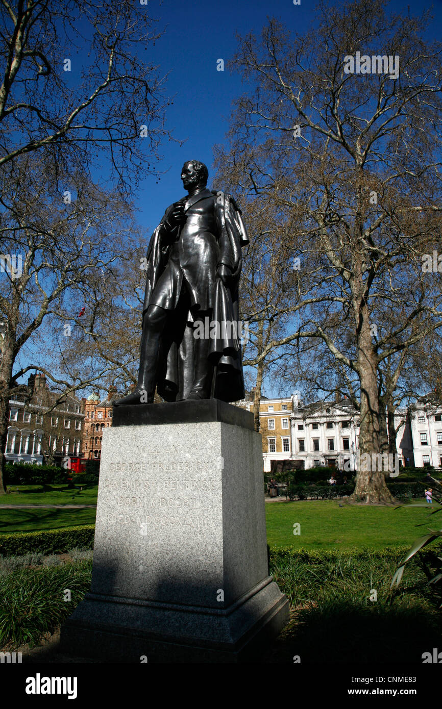 Statue von Lord George Bentinck in den Gärten des Cavendish Square, Marylebone, London, UK Stockfoto