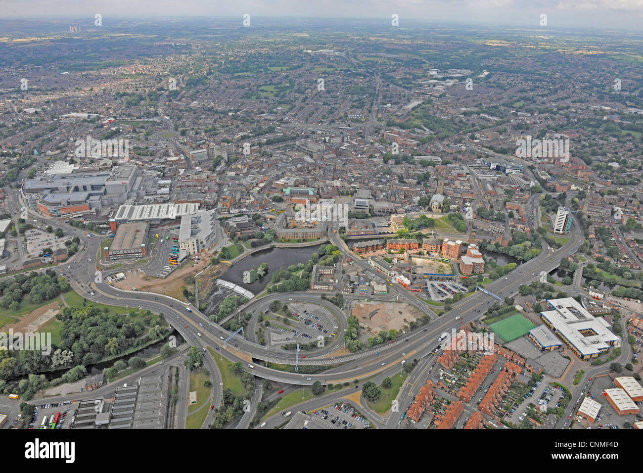 Luftaufnahme zeigt Derby Stadtzentrum und der Ringstraße, A601 Stockfoto
