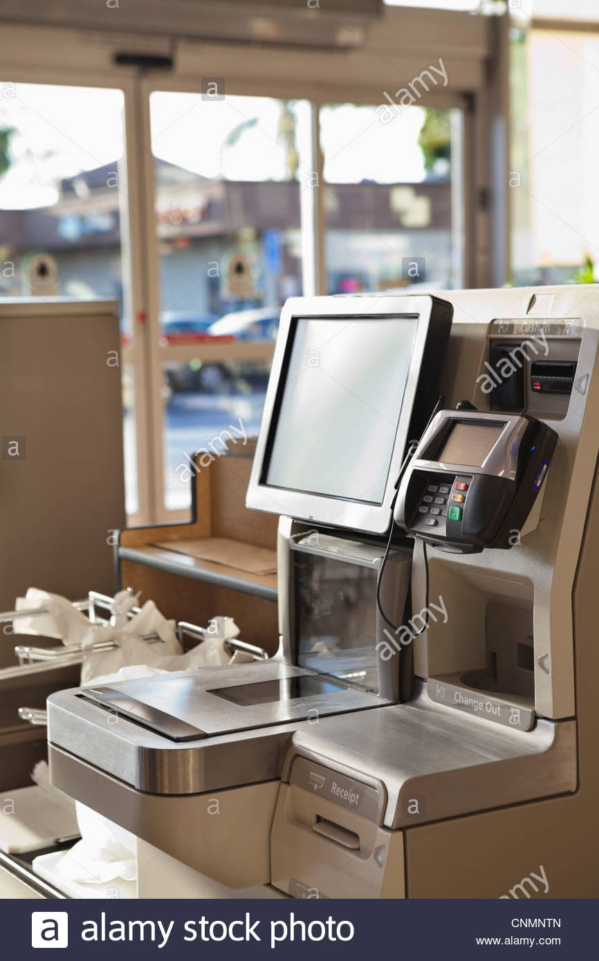 SB-Kasse im Supermarkt Stockfoto, Bild: 47784709 - Alamy