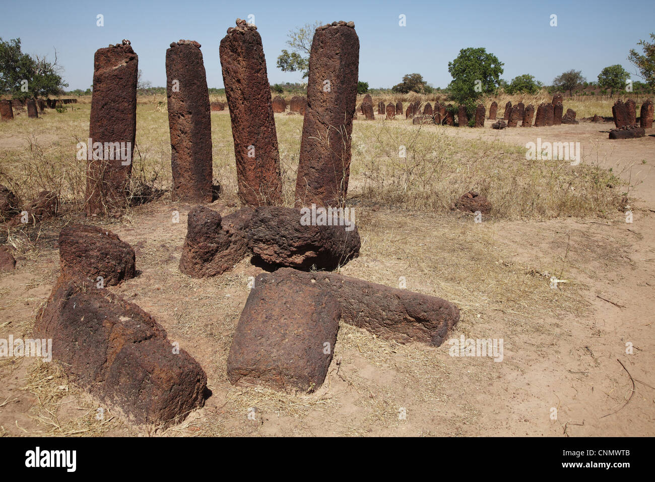 Steinen markieren Grabstätte, Wassu Stone Circles, Gambia, Januar Stockfoto
