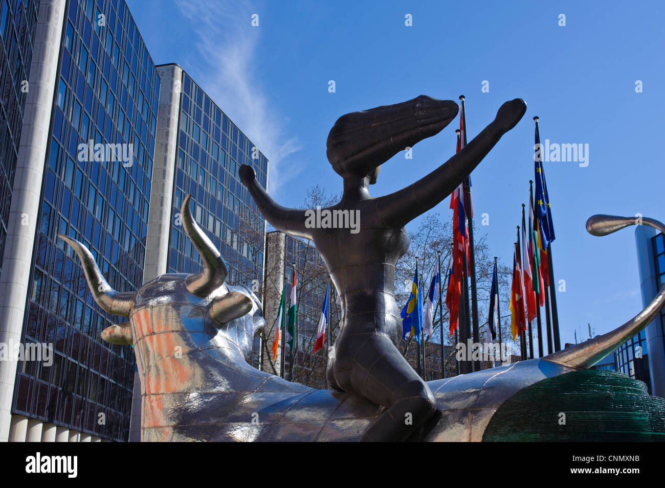 Statue european parliament strasbourg Fotos und Bildmaterial in hoher Auflösung Alamy