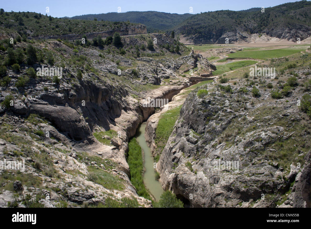 Ansicht der Schlucht und den Fluss Outlet, Ayna, Albacete, Castilla La Mancha, Spanien, kann Stockfoto