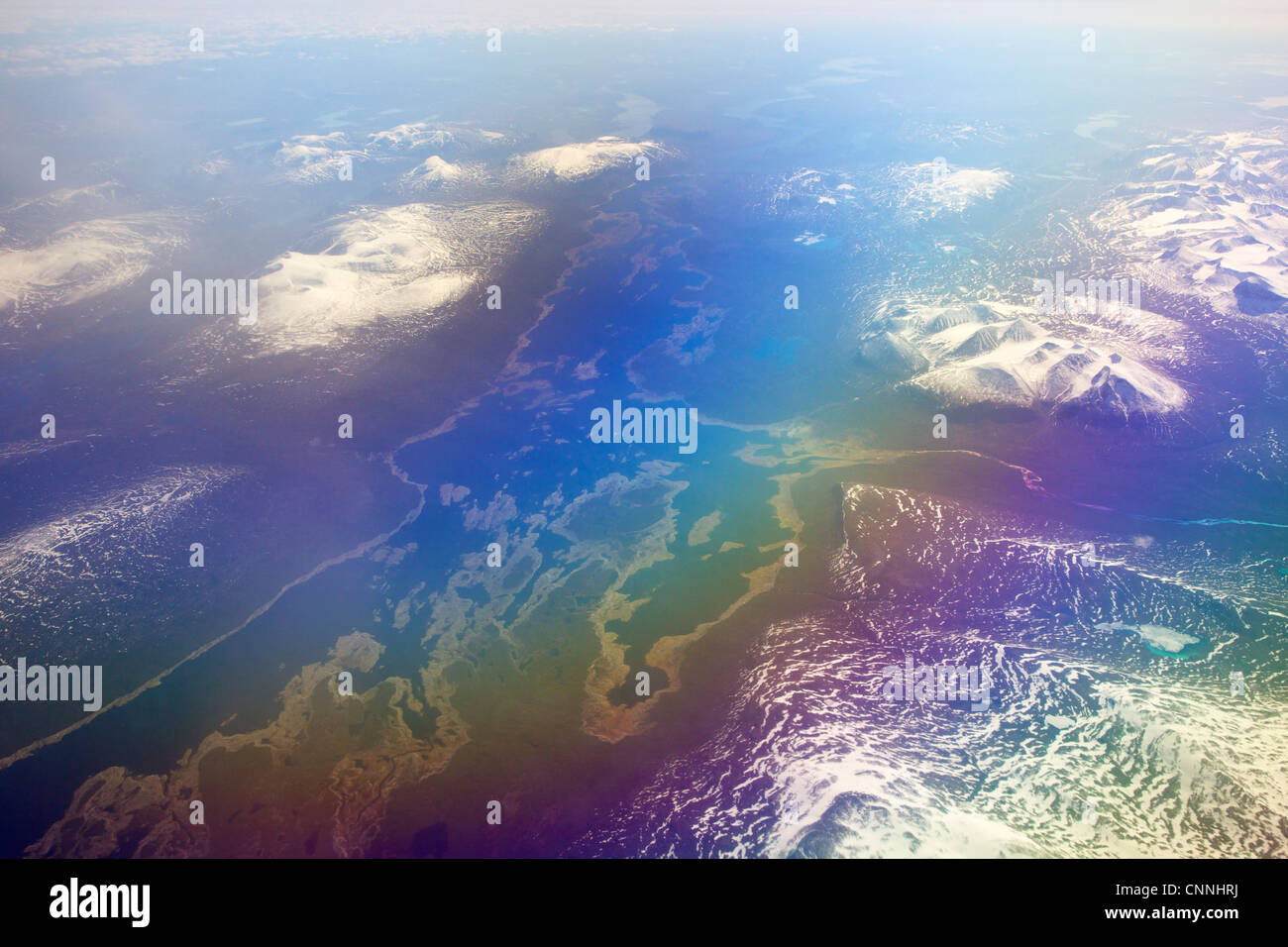 Polarisierte Luftaufnahme von Nordschweden im Sommersonnenschein, Europa, Stockfoto