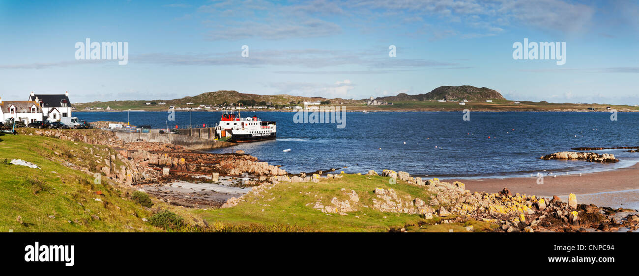 Panorama der Fähre Schlupf an Fionnphort, Isle of Mull, Blick auf die Insel Iona Sound Iona. Stockfoto