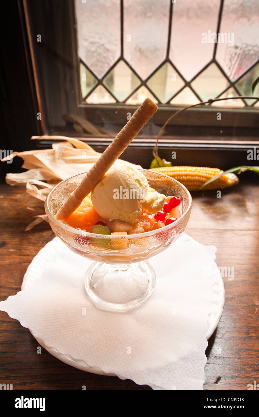 Dessertgericht im Restaurant Stiftsenke in Passau, Deutschland. Stockfoto