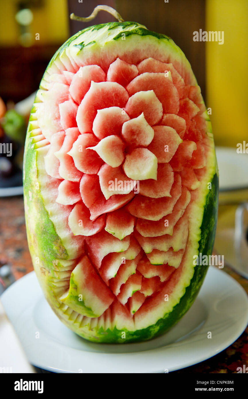 Carved melon as decoration -Fotos und -Bildmaterial in hoher Auflösung –  Alamy