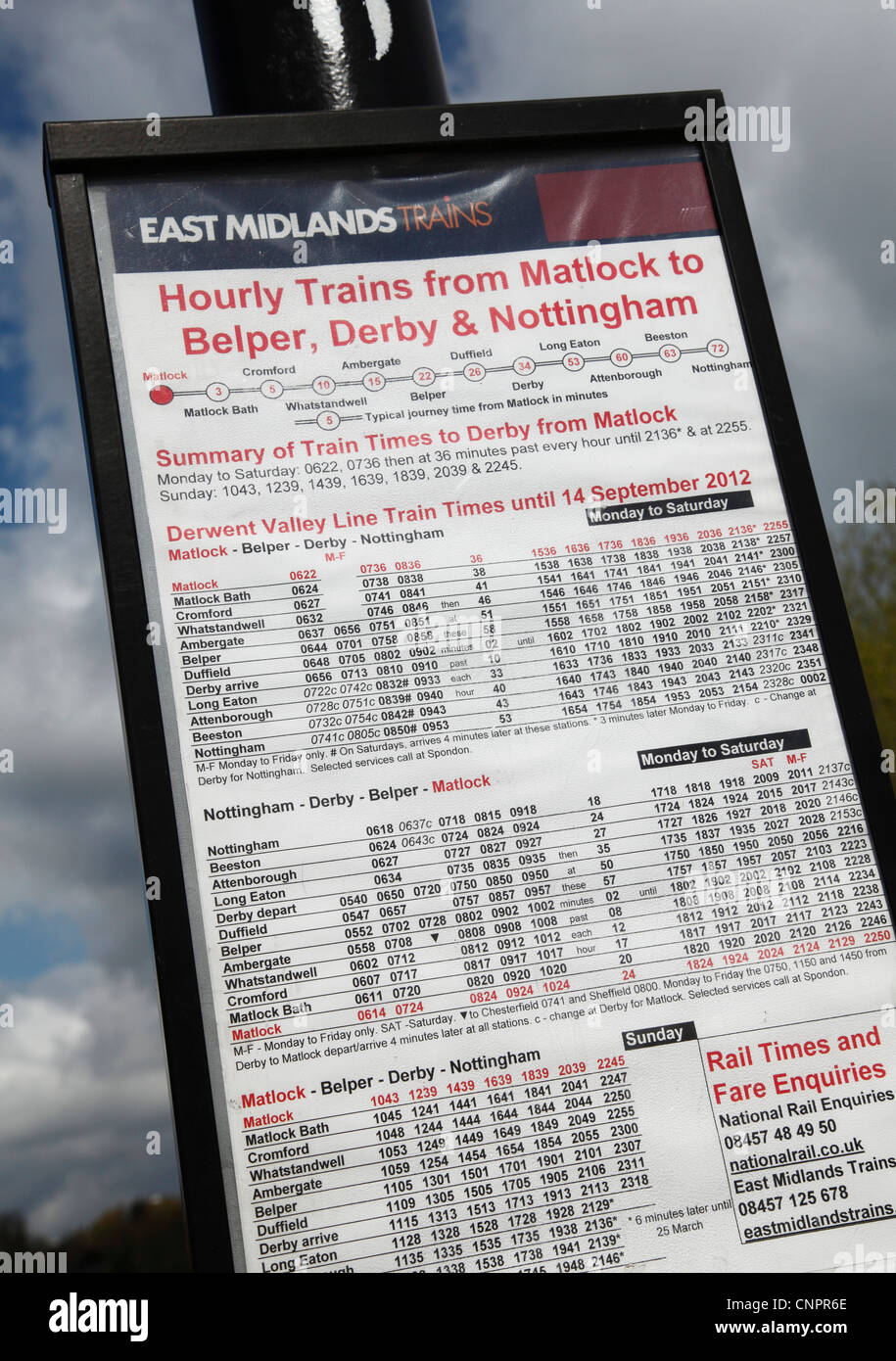 Eine East Midlands Züge Fahrplan. Stockfoto