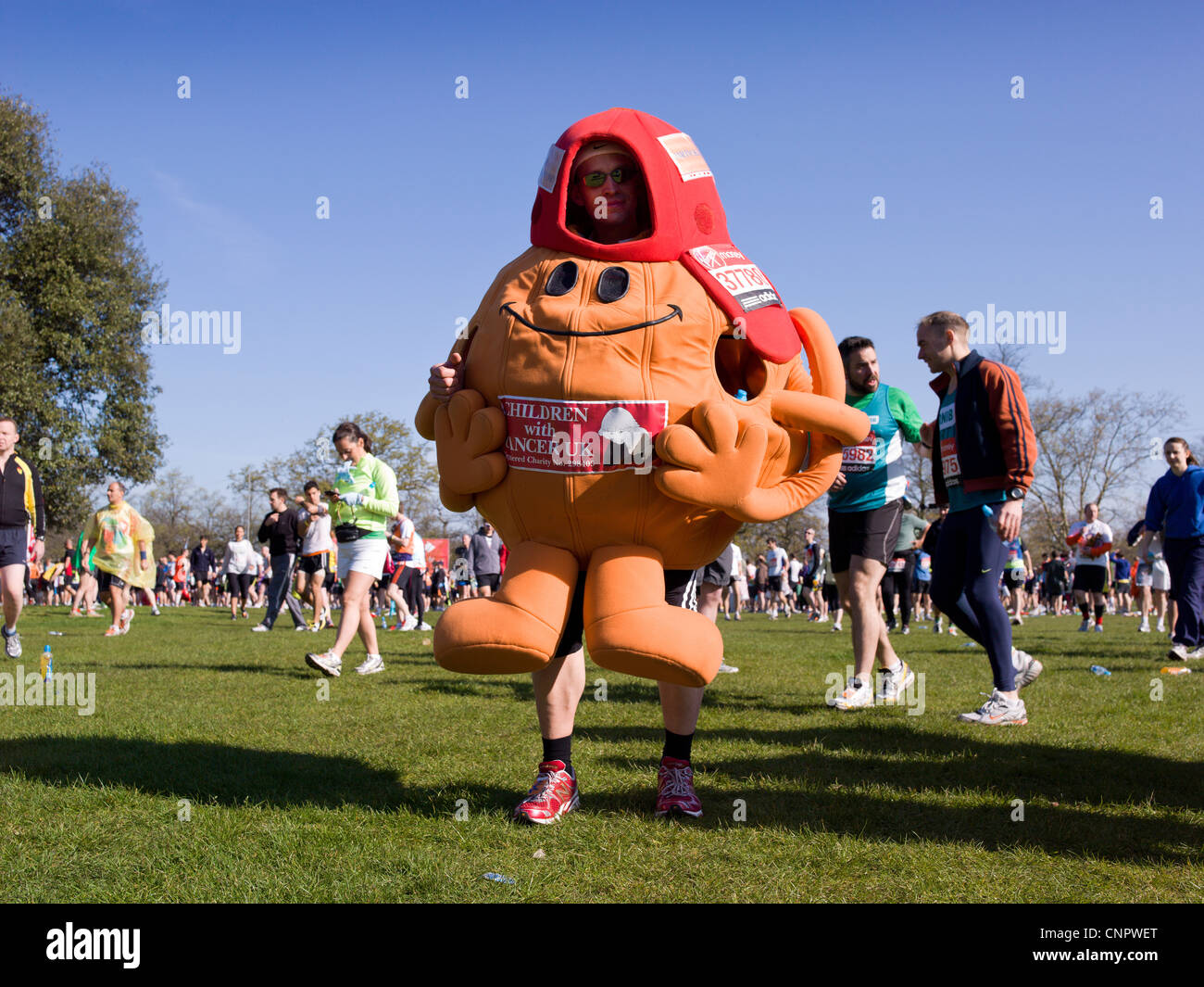 Virgin London Marathon 2012 Liebe Läufer, 9,35 bin rot starten Greenwich Park London Stockfoto