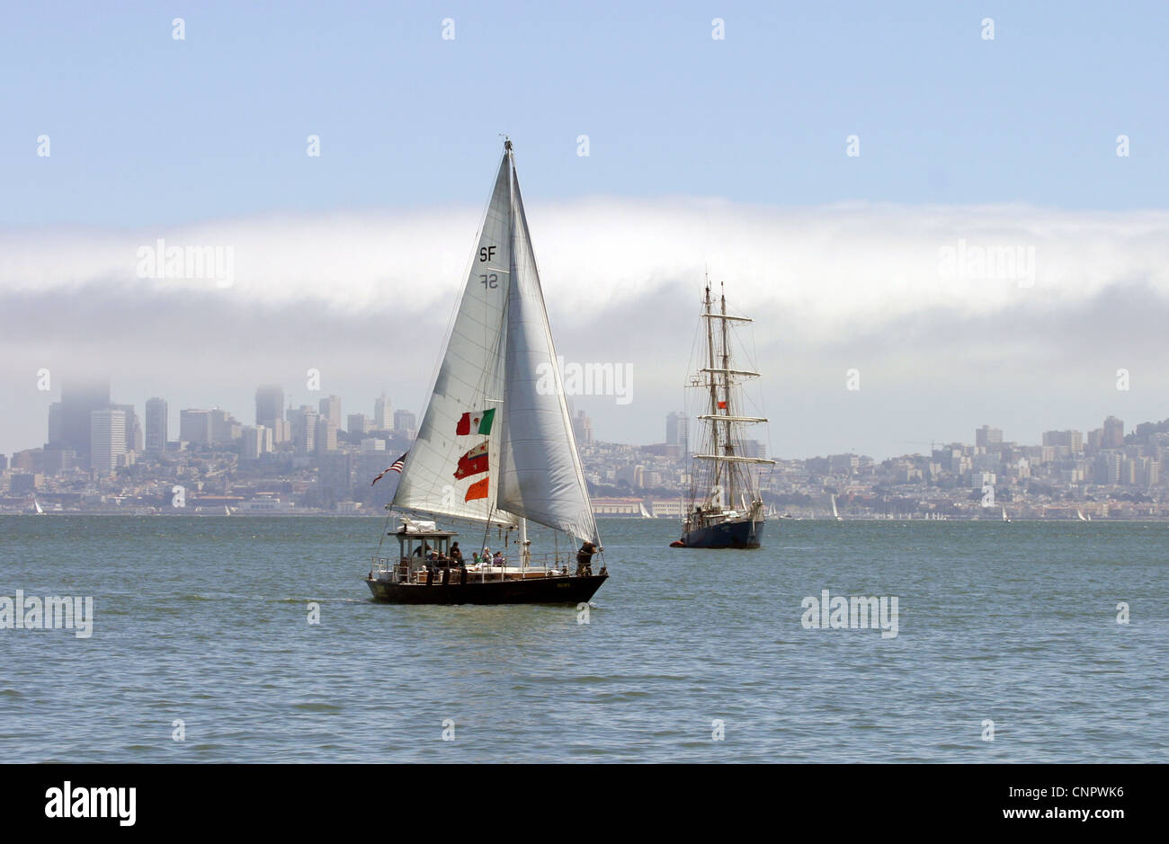 Segelboote, Segeln in der Bucht von San Francisco, San Francisco Kalifornien, USA Stockfoto