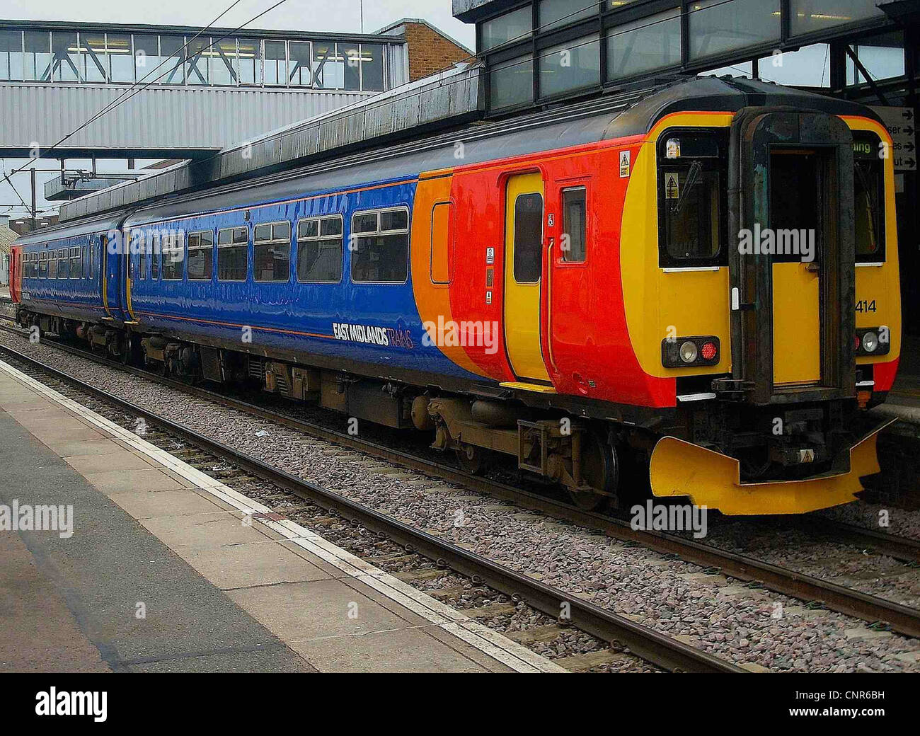 Vor kurzem Reliveried East Midlands Züge Klasse 156 Nr. 156414 Peterborough Stockfoto