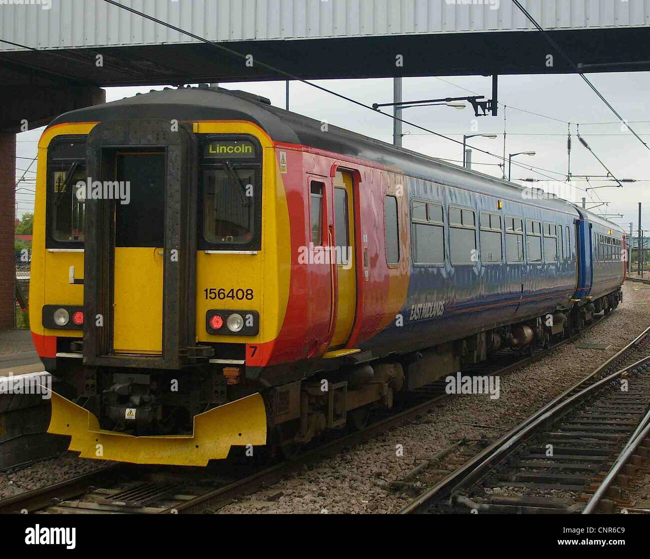 Vor kurzem Reliveried East Midlands Züge Klasse 156 Nr. 156408 in Peterborough Stockfoto