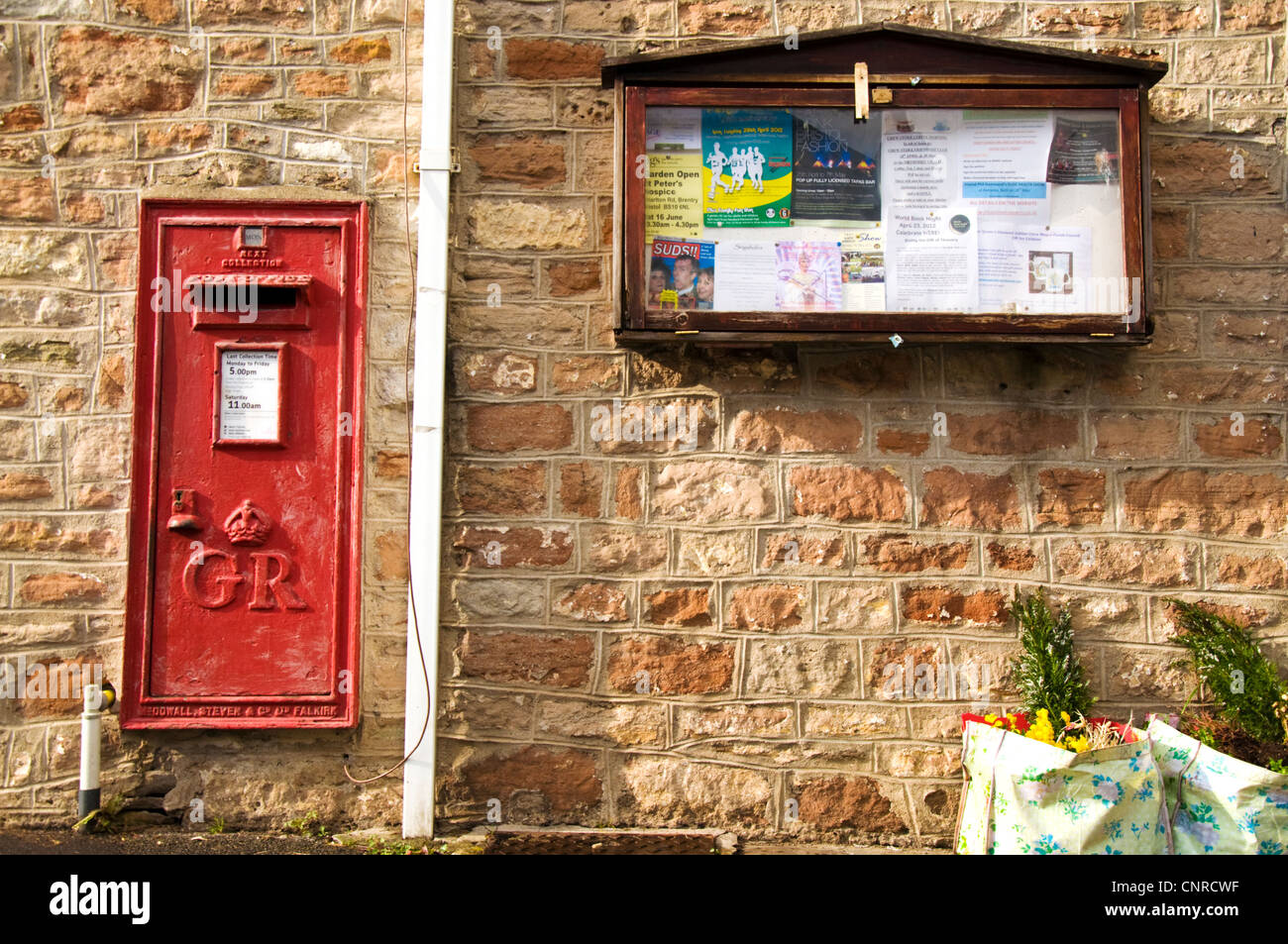 Chew Magna Dorf Schwarzes Brett und Briefkasten Stockfoto