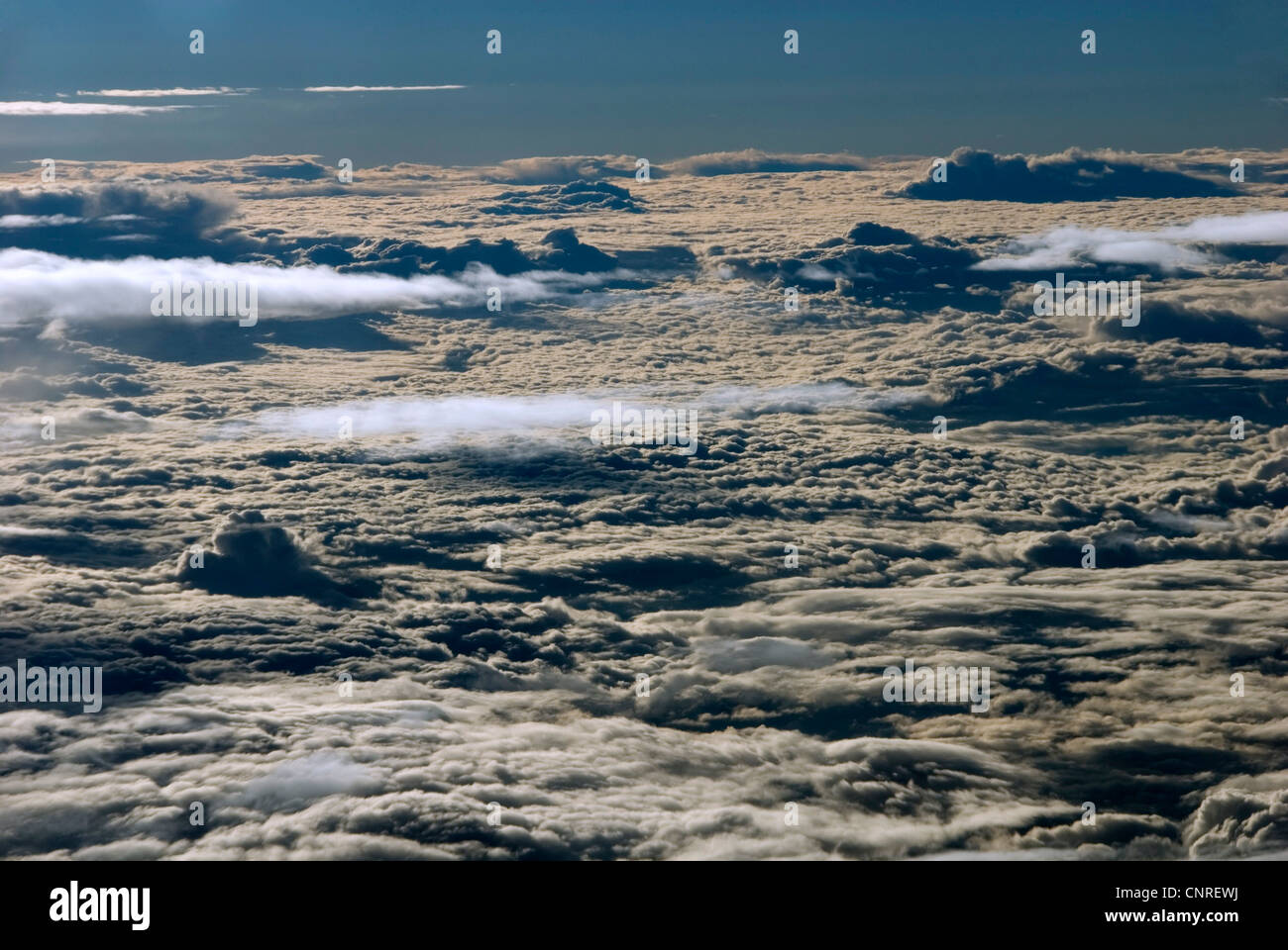 über den Wolken. Wolkendecke von oben gesehen, Namibia Stockfoto