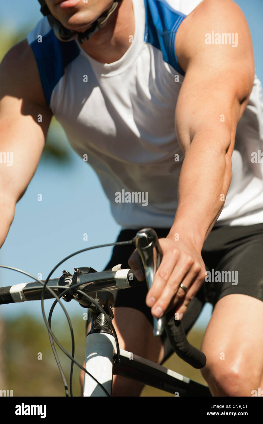 Mann Reiten Fahrrad, Mittelteil Stockfoto