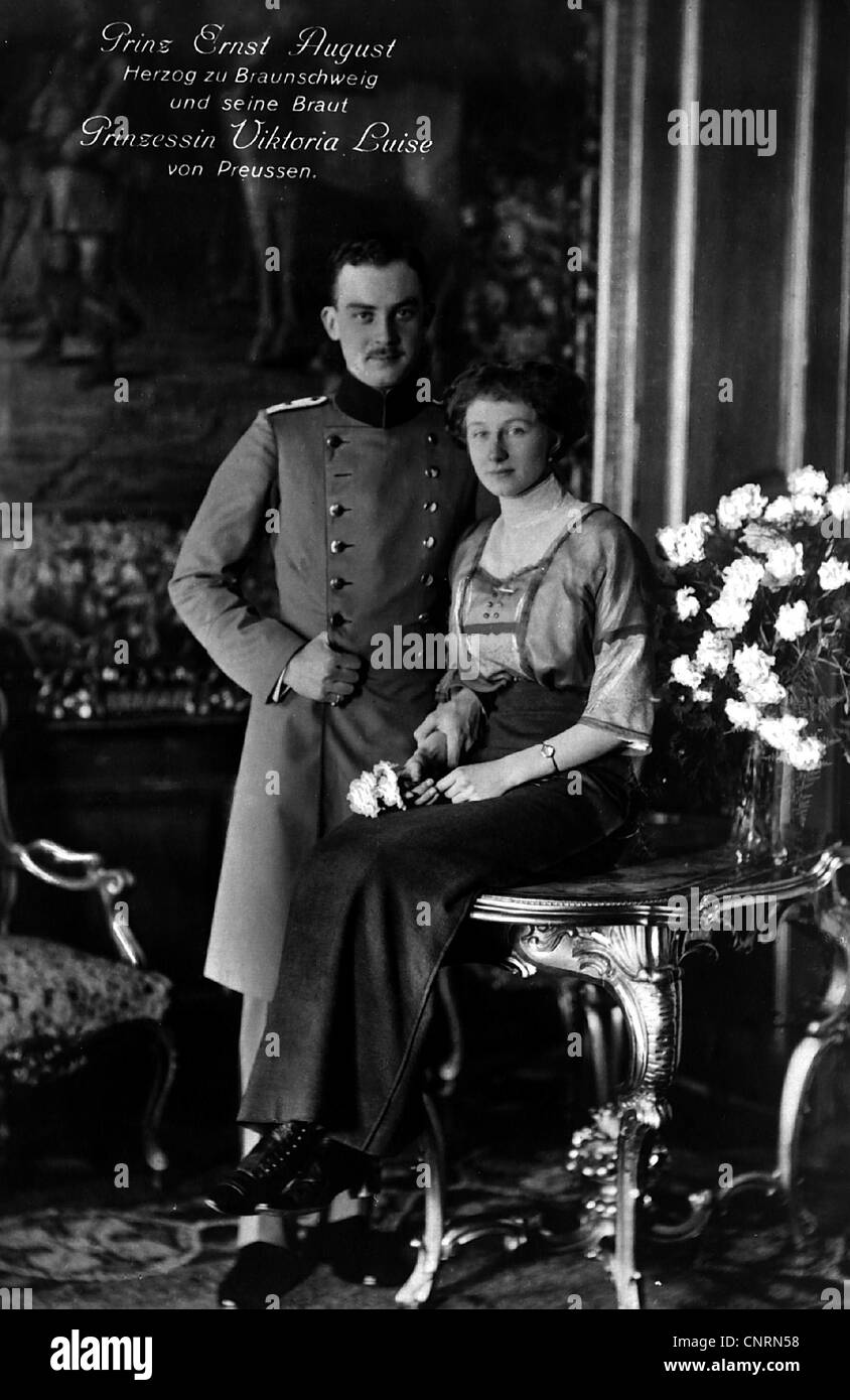 Ernst August, 17.11.1887 - 30.1.1953, Herzog von Braunschweig-Lübeck 1913 - 1918, mit seiner Frau Victoria Luise von Preßburg, Postkarte, Fotografie von Th. Schuhmann, ca. 1910, Stockfoto